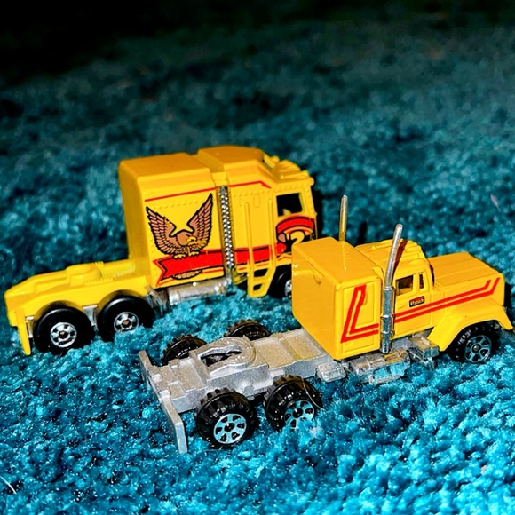 Vintage Hot Wheels Thunder Roller 1982 & Road Champs Toy Collector Set - Picture 4 of 15